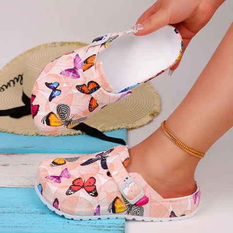 CuteSteps - Buty medyczne – Klapki dla Kobiet z uroczym nadrukiem Motylki - białe CuteSteps - Buty medyczne – Klapki dla Kobiet z uroczym nadrukiem Motylki - białe