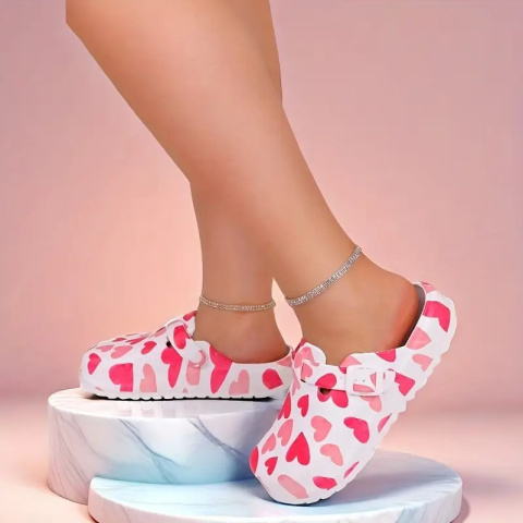 CuteSteps - Buty medyczne – Klapki dla Kobiet z uroczym nadrukiem Serca - białe CuteSteps - Buty medyczne – Klapki dla Kobiet z uroczym nadrukiem Serca - białe