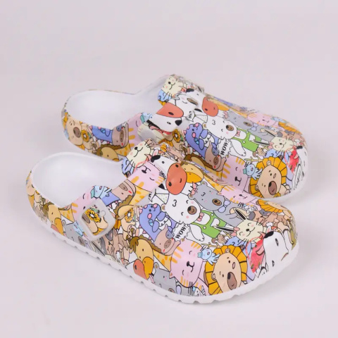 CuteSteps - Buty medyczne – Klapki dla Kobiet z uroczym nadrukiem Zwierzaczki - białe CuteSteps - Buty medyczne – Klapki dla Kobiet z uroczym nadrukiem Zwierzaczki - białe