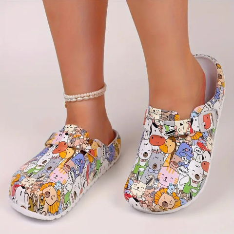 CuteSteps - Buty medyczne – Klapki dla Kobiet z uroczym nadrukiem Zwierzaczki - białe CuteSteps - Buty medyczne – Klapki dla Kobiet z uroczym nadrukiem Zwierzaczki - białe